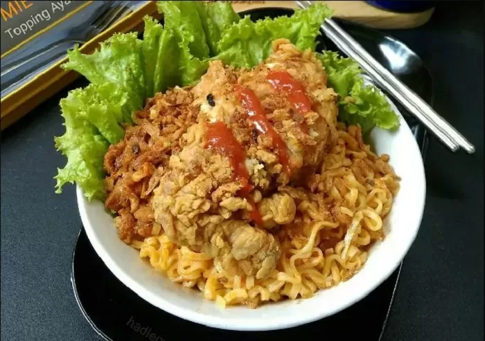 Mie Ayam Geprek: Makanan Khas Indonesia yang Menggugah Selera